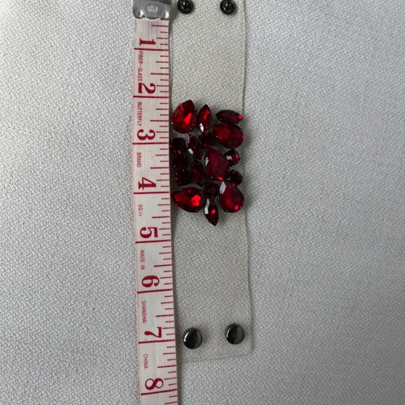 Cuff bracelet in faux red 'stones' and clear plastic. - Picture 12 of 15